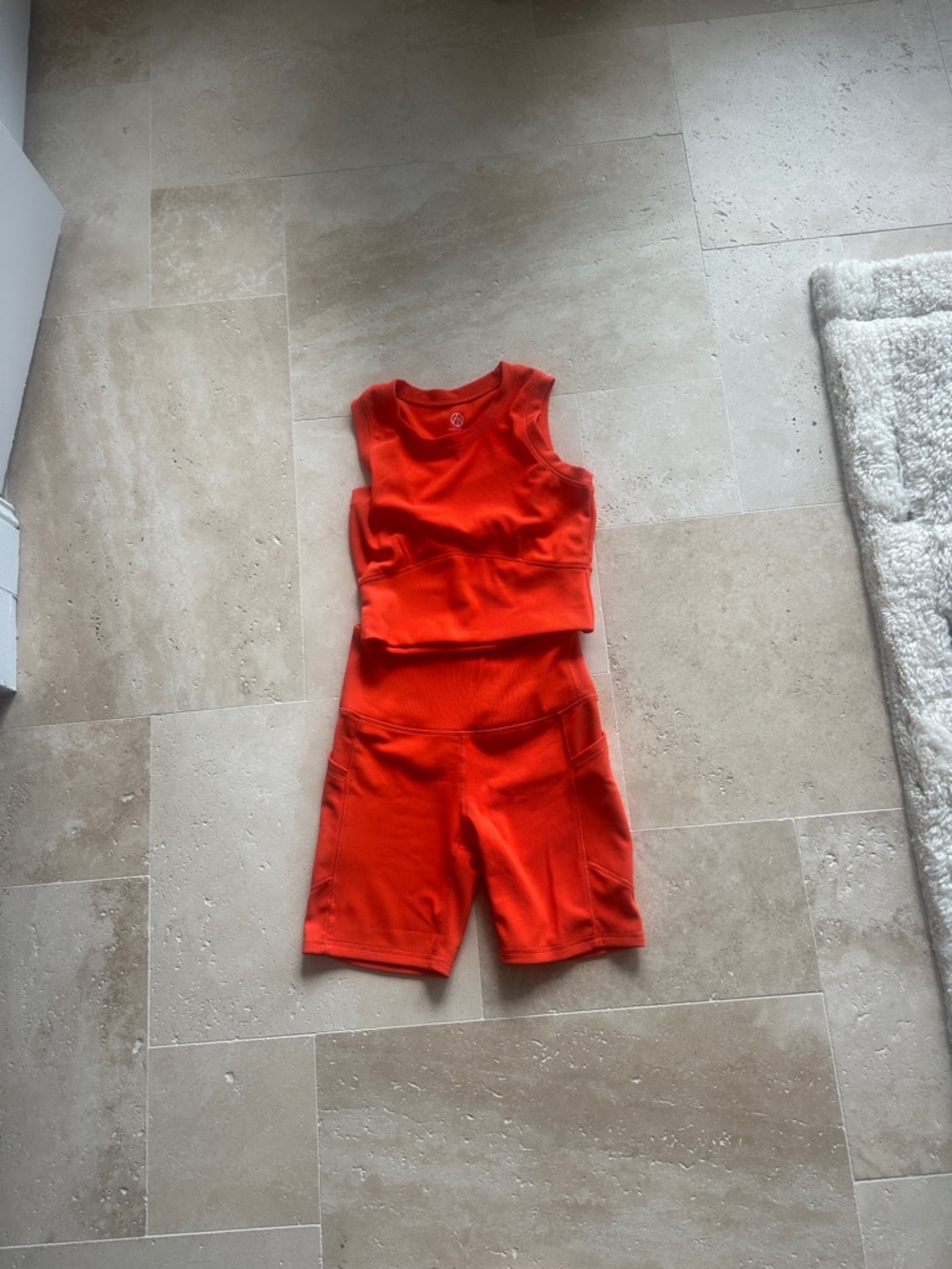 Move Theology, like new, size MedBright Orange Active Crop Top & Bike Shorts Set